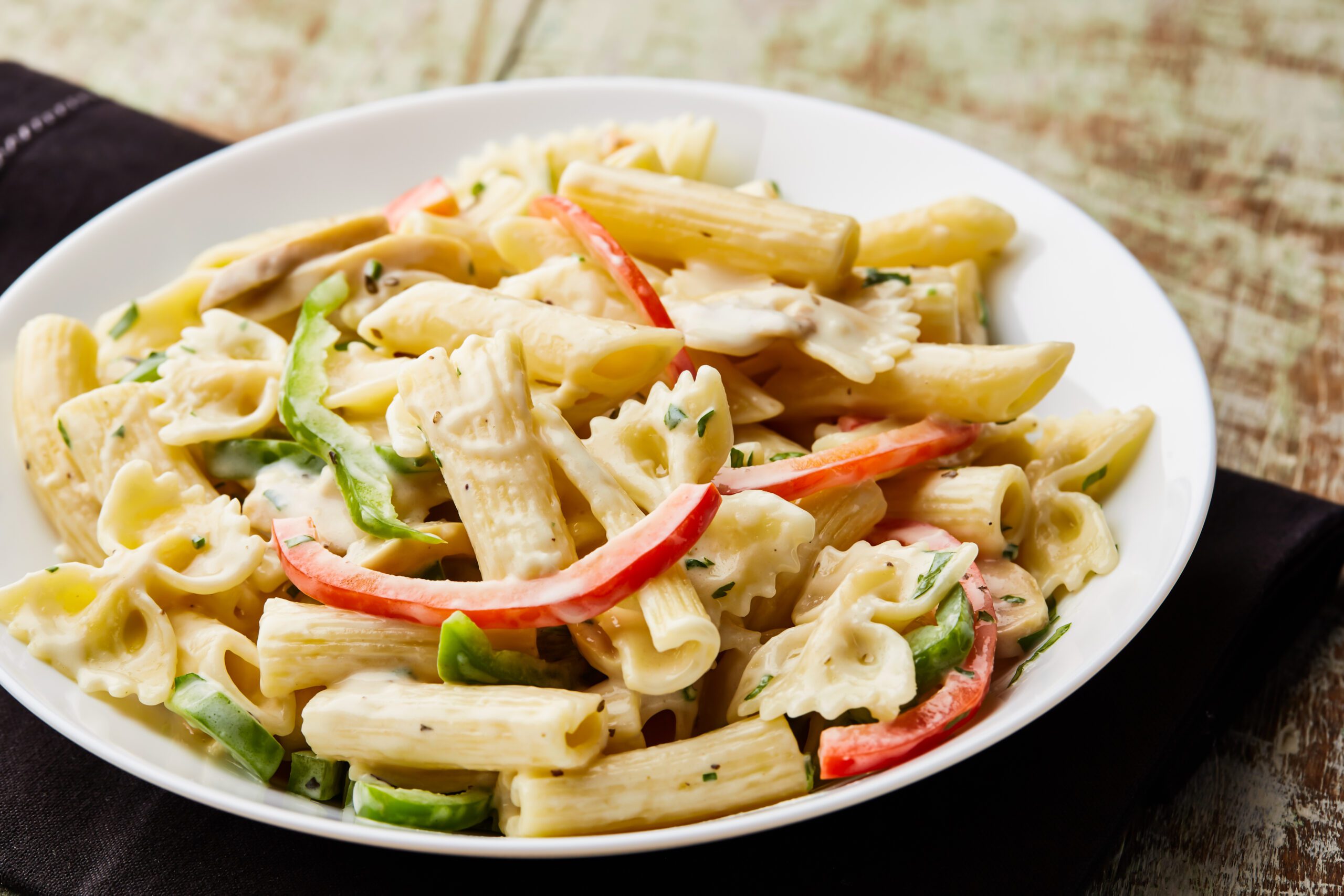 Creamy white sauce pasta